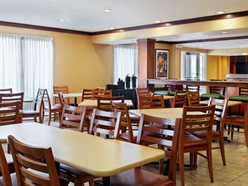 Fairfield Inn & Suites By Marriott San Antonio Airport/North Star Mall Exterior photo